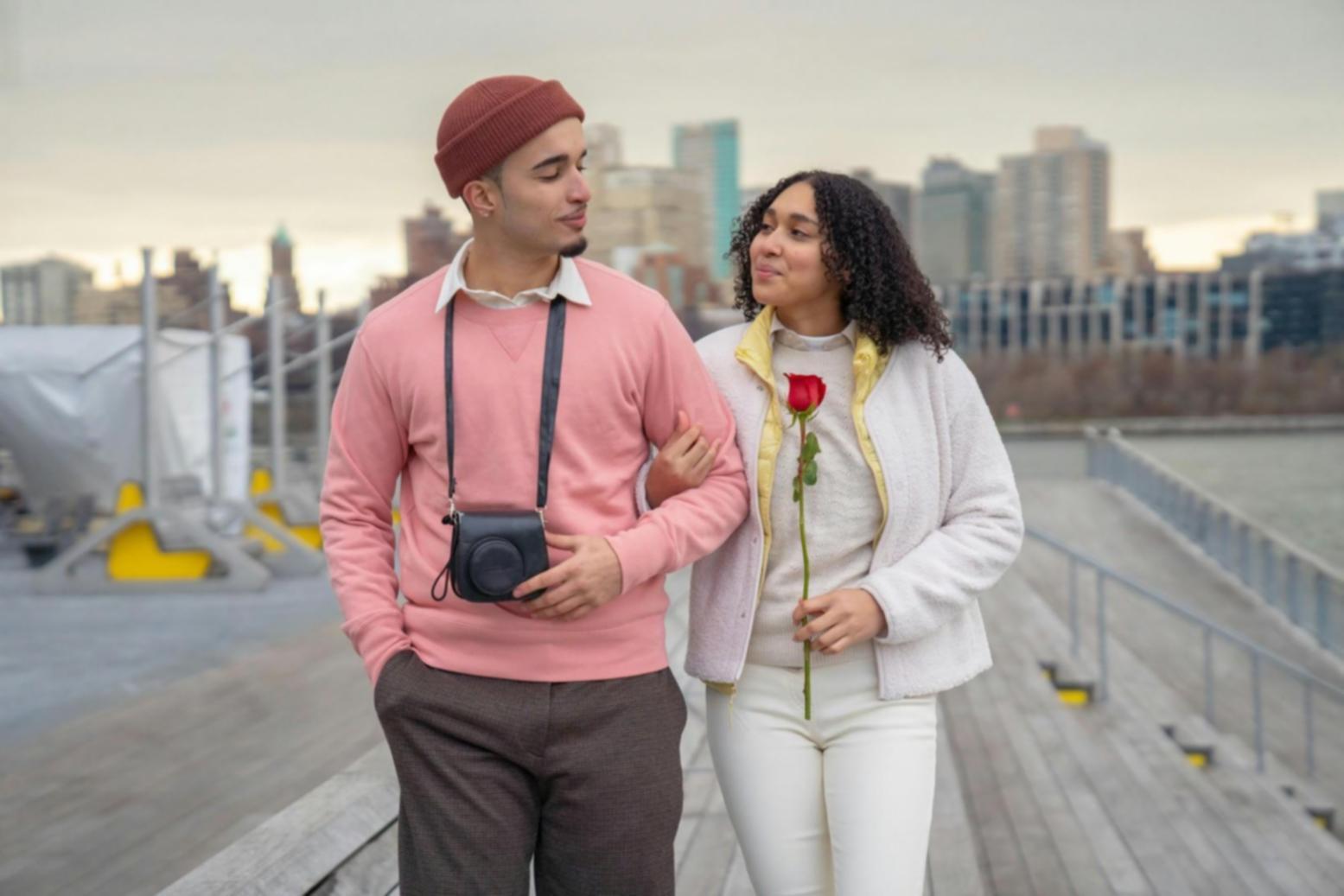 Persone che lavorano insieme per affrontare cambiamenti familiari